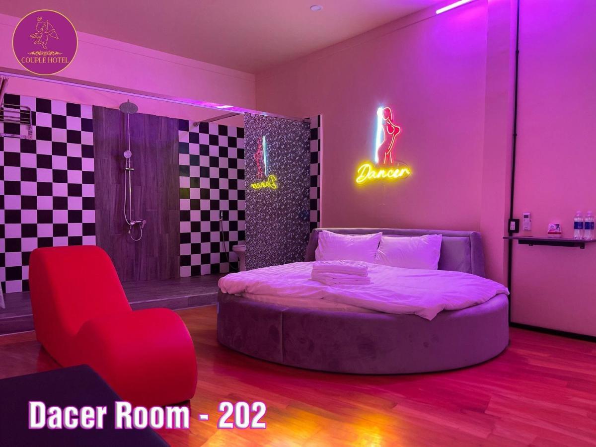 Couple Hotel - Khach San Tinh Yeu Buon Ko Sir ภายนอก รูปภาพ