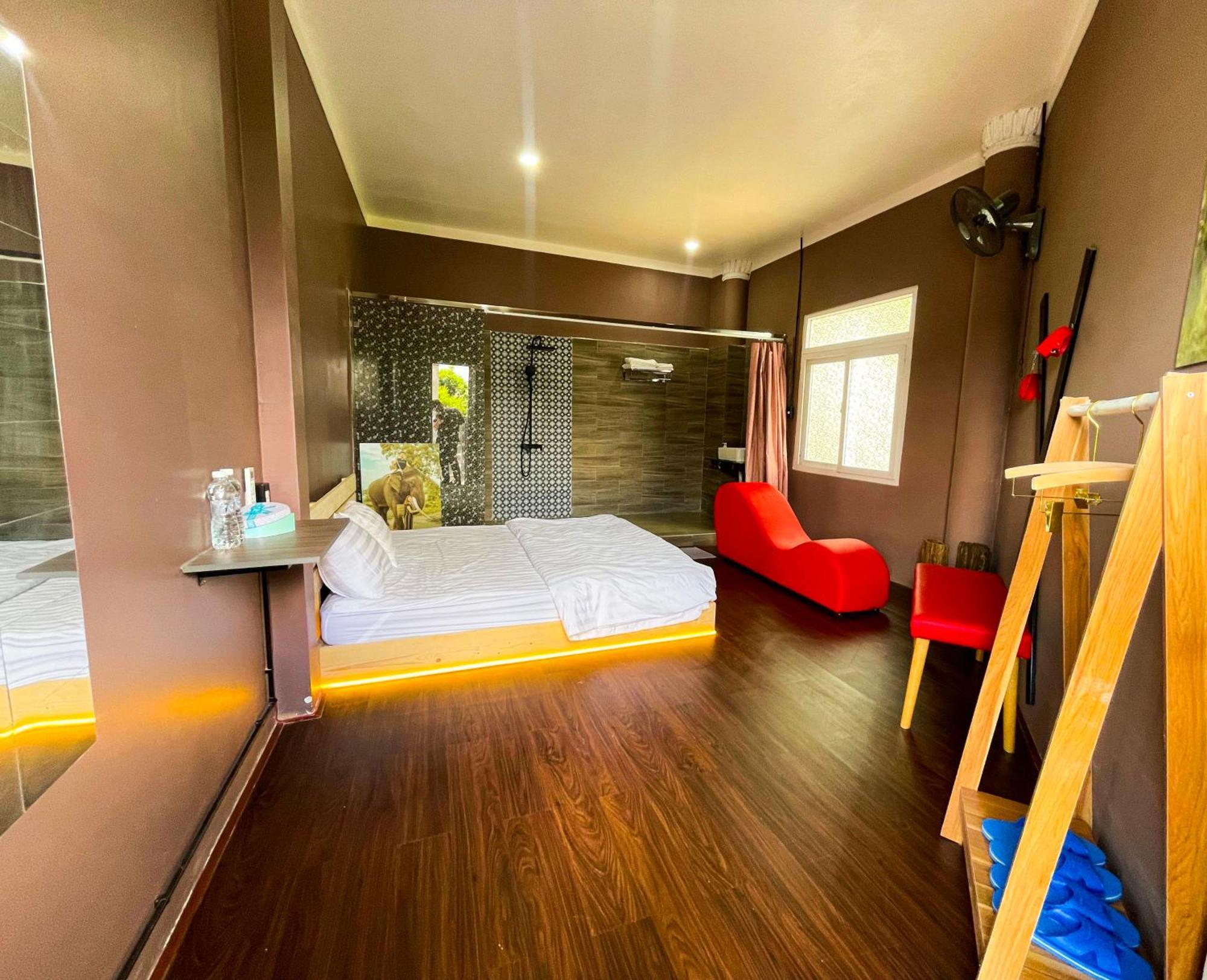 Couple Hotel - Khach San Tinh Yeu Buon Ko Sir ภายนอก รูปภาพ